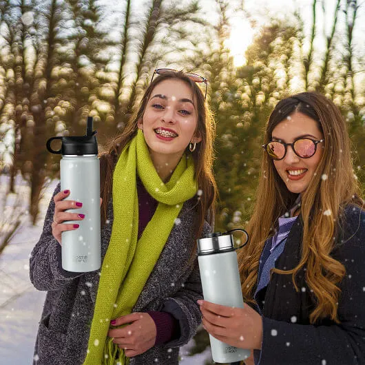22 Oz Double-walled Insulated Stainless Steel Water Bottle with 2 Lids and Straw