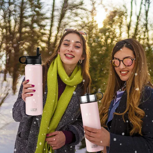 22 Oz Double-walled Insulated Stainless Steel Water Bottle with 2 Lids and Straw