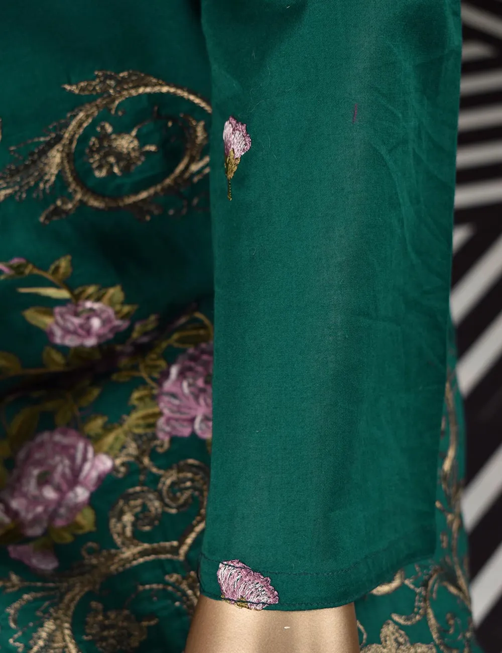 3 Pc Unstitched Embroidered Lawn Dress with Chiffon Embroidered Dupatta - Estonia (ZEB-5B)