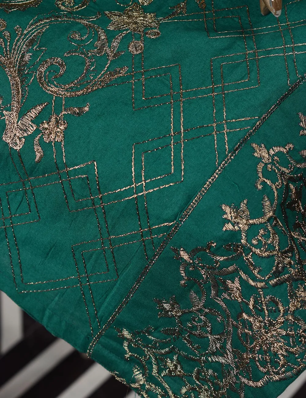 3 Pc Unstitched Embroidered Lawn Dress with Chiffon Embroidered Dupatta - Estonia (ZEB-5B)