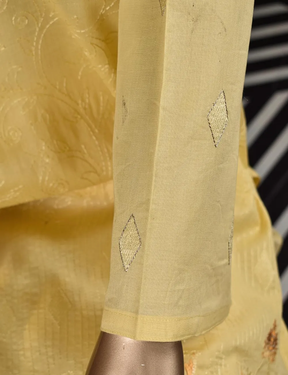 3 Pc Unstitched Embroidered Lawn Dress with Chiffon Embroidered Dupatta - Florence (ZEB-2B)