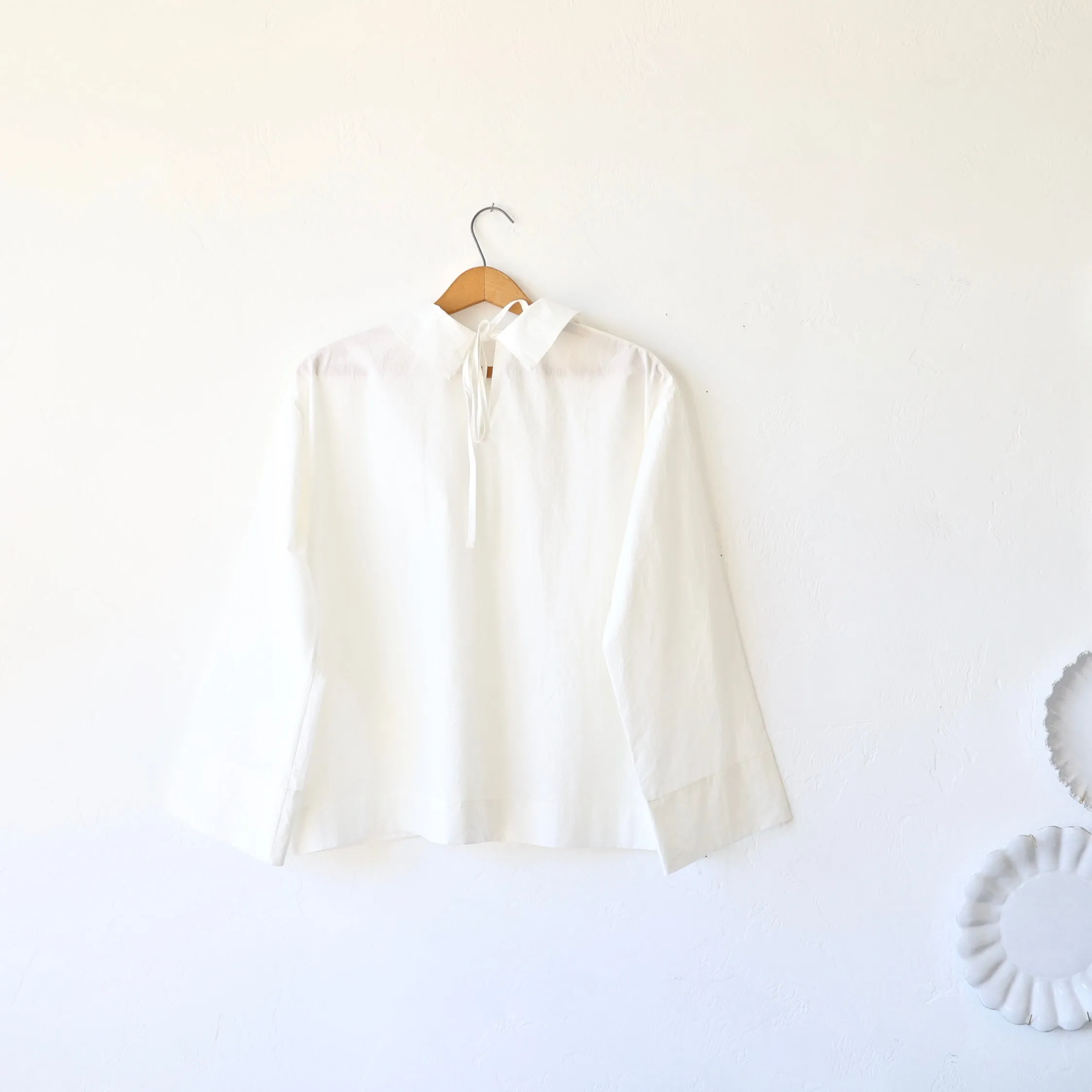 Bon Pointed Collar Shirt - White