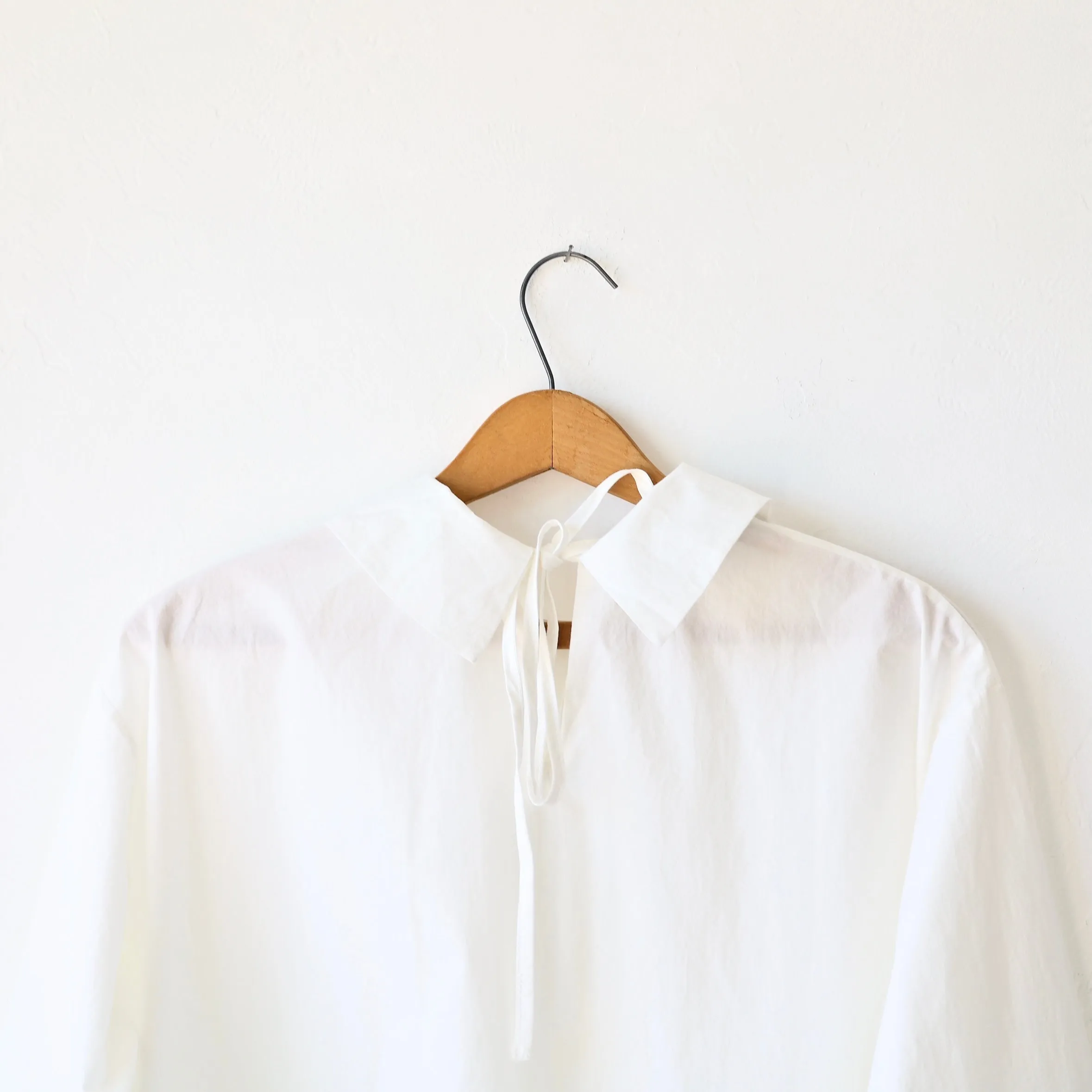 Bon Pointed Collar Shirt - White