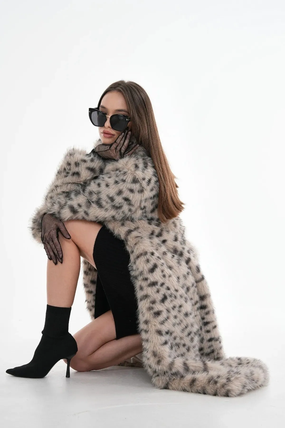 Long-Haired Leopard Print Faux Fur Coat