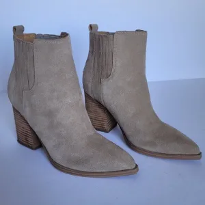 Marc Fisher Oshay Pointed Toe Women's Suede Bootie. Size 6.5M