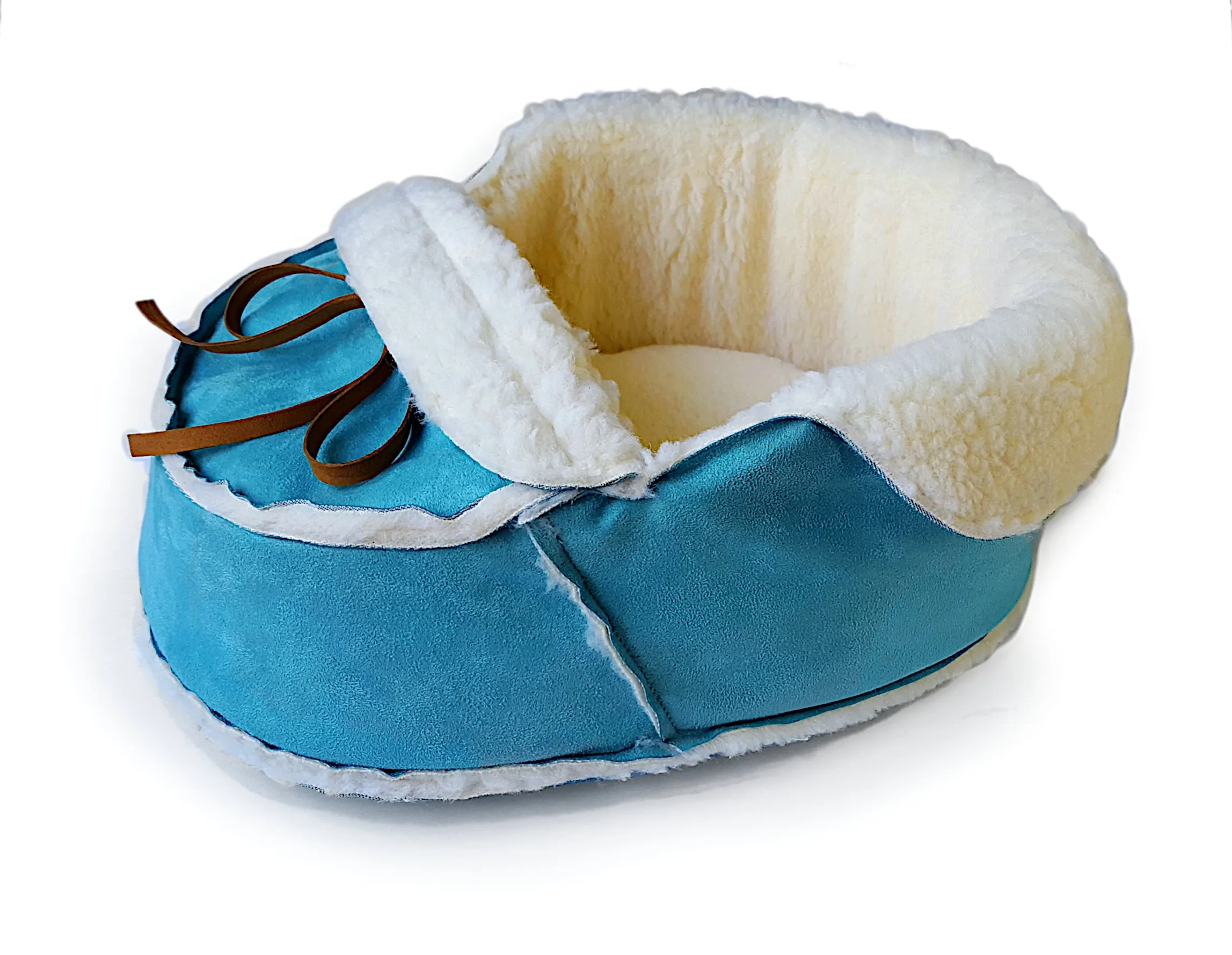 Moccasin Bed In Blue With A Matching Catnip Toy Gift Set