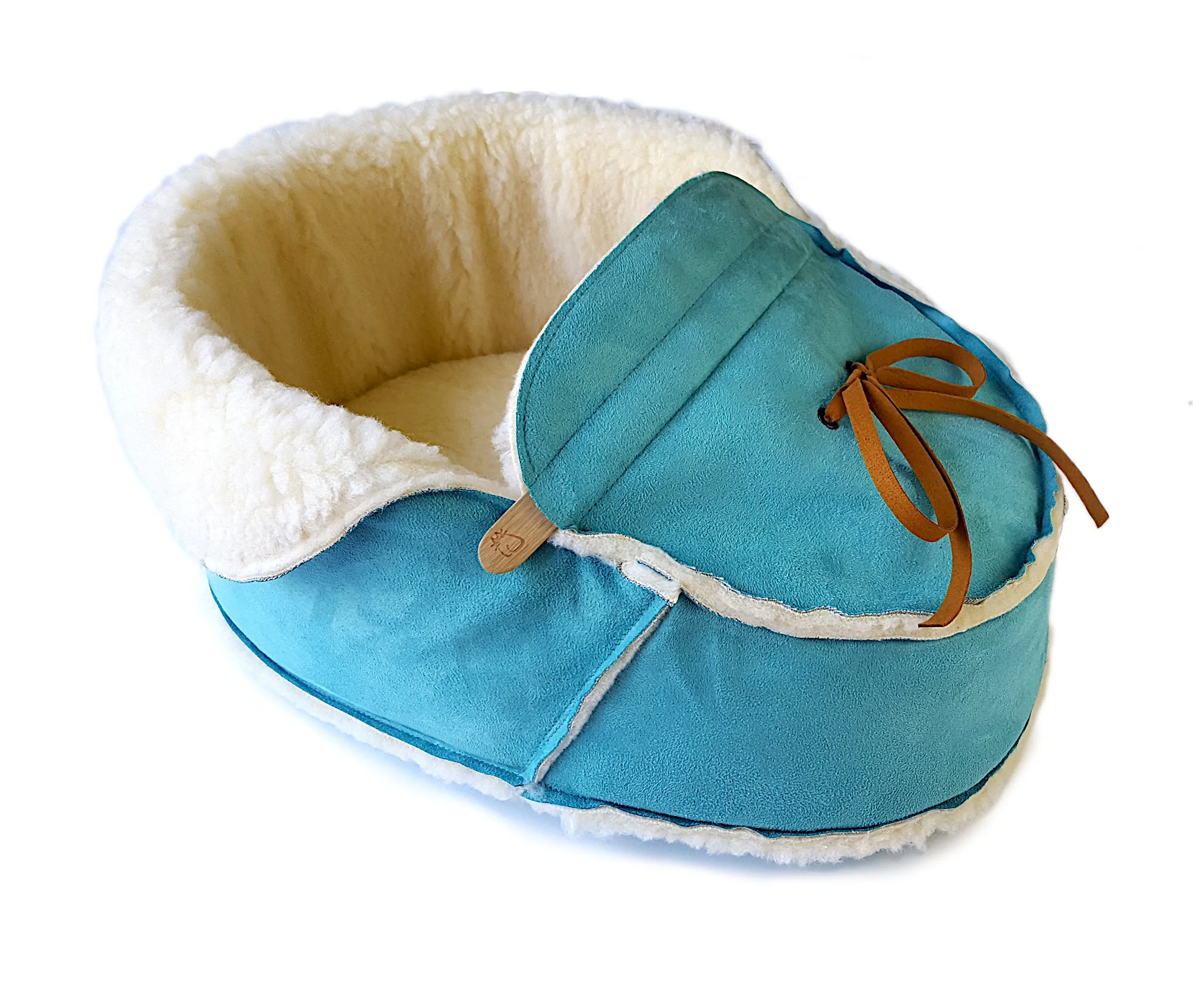Moccasin Bed In Blue With A Matching Catnip Toy Gift Set