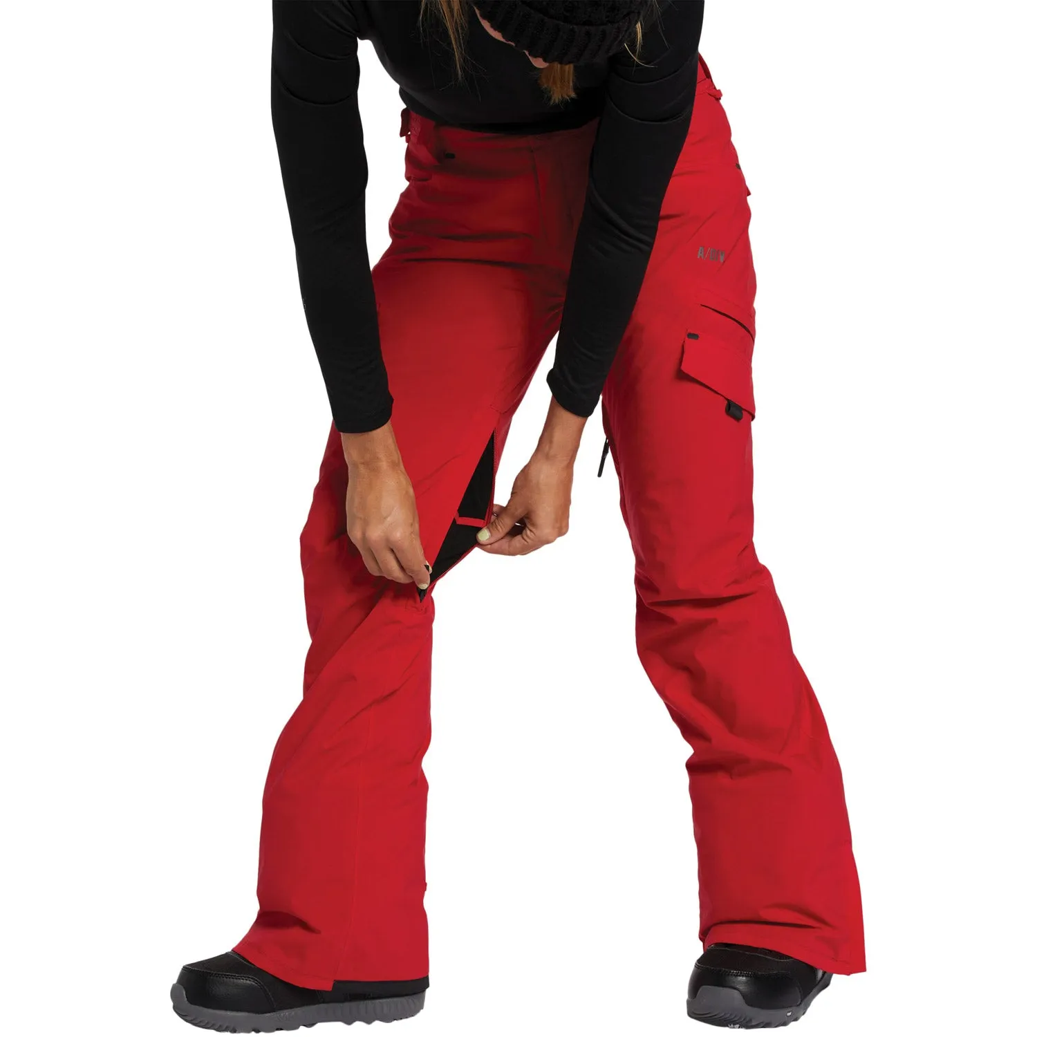 Nela Pant 2023