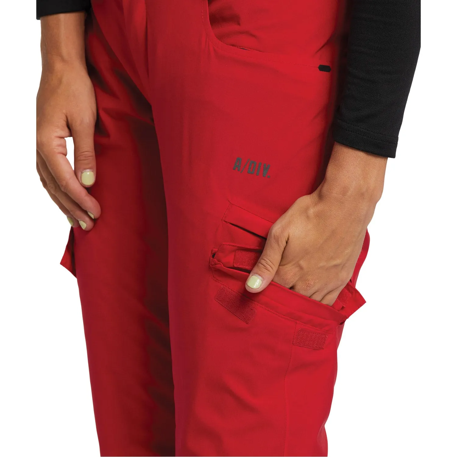 Nela Pant 2023