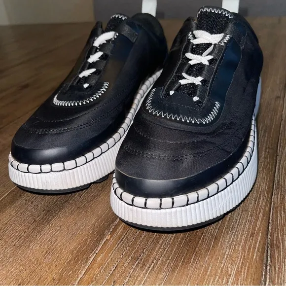 NEW! Cougar Saya Black White Chunky Platform Waterproof Sneaker Chic Women’s 9