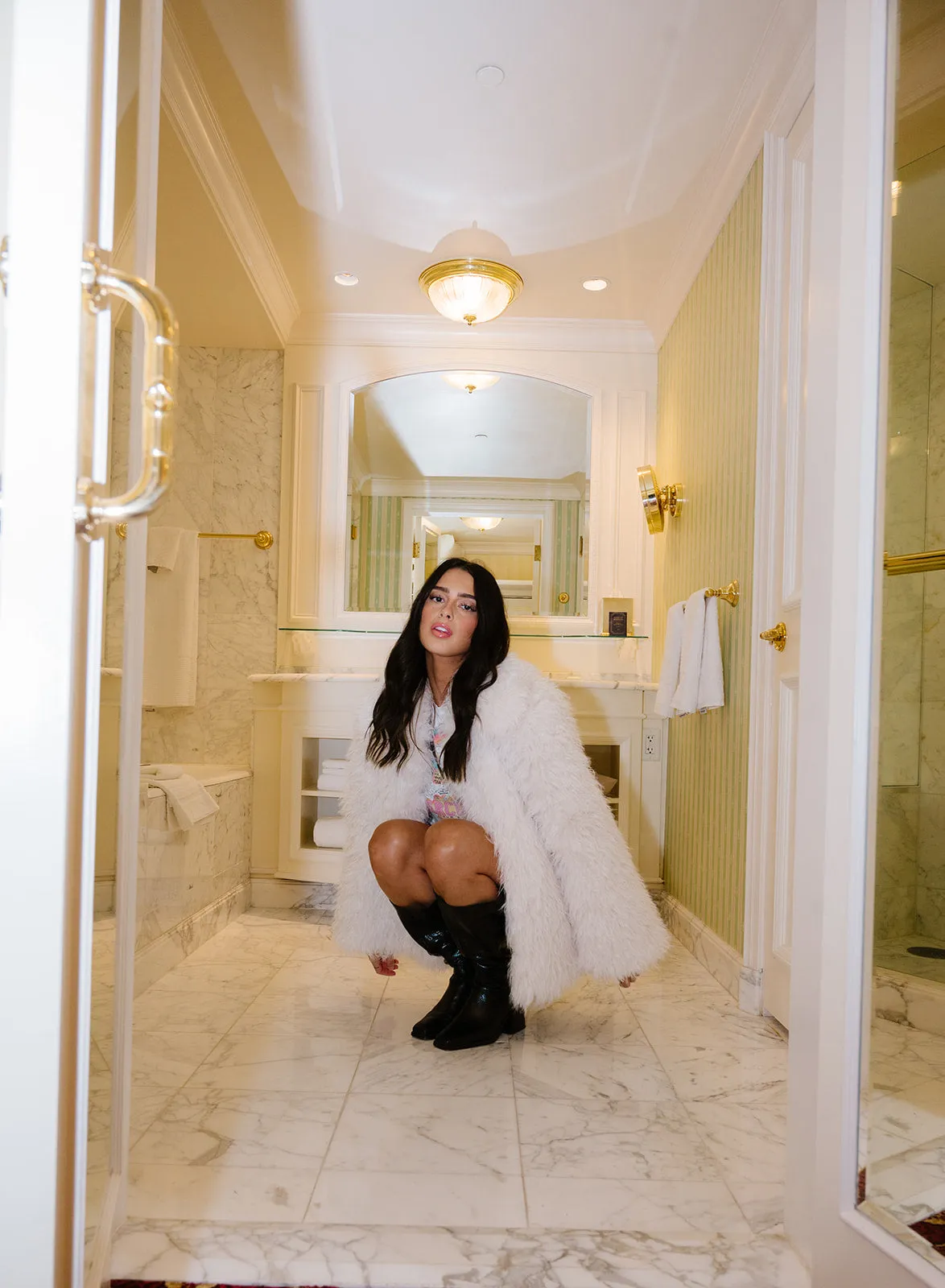 Snow Bunny Coat// White