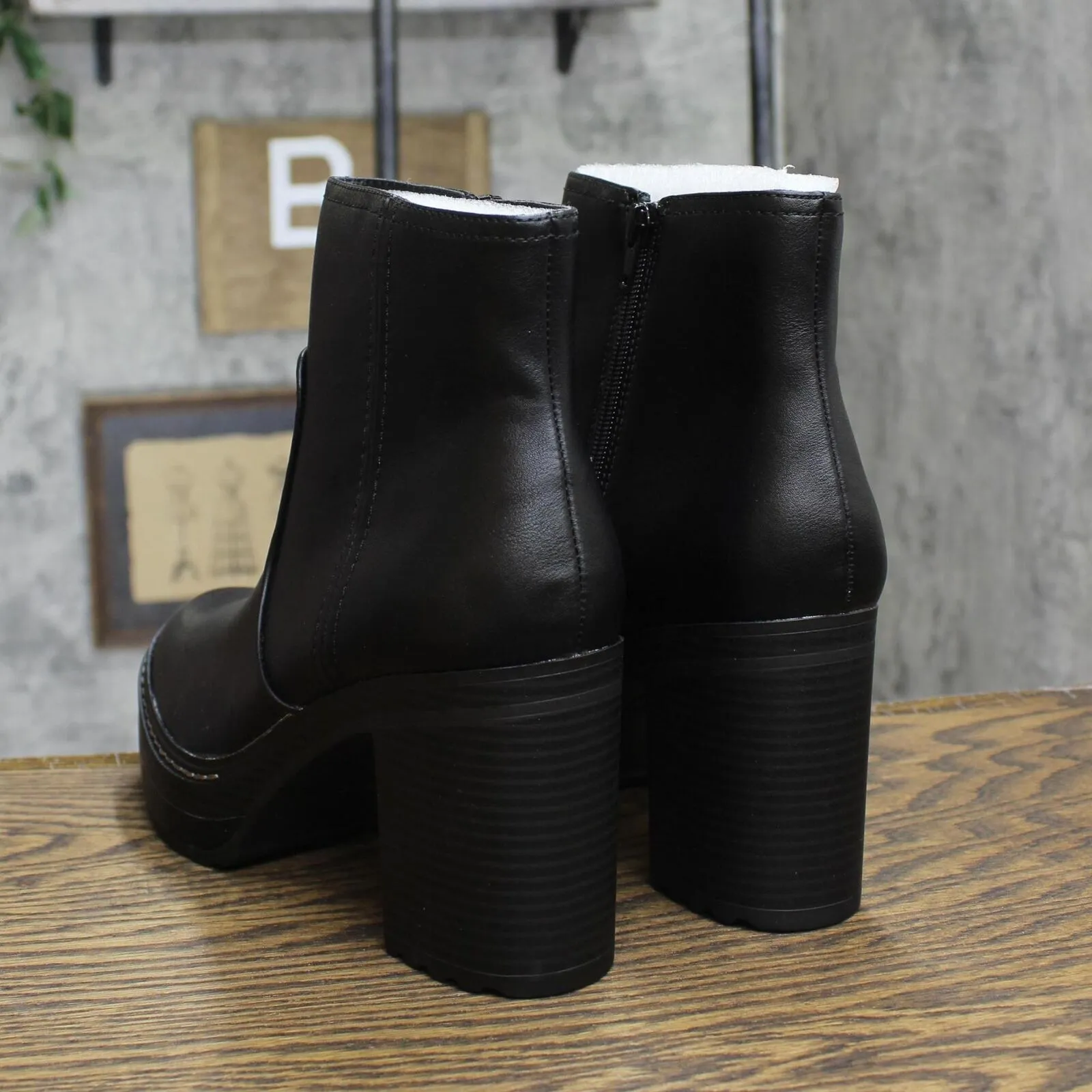 Sun   Stone Womens Kinsley Platform Booties 10014121100 Black 9.5M