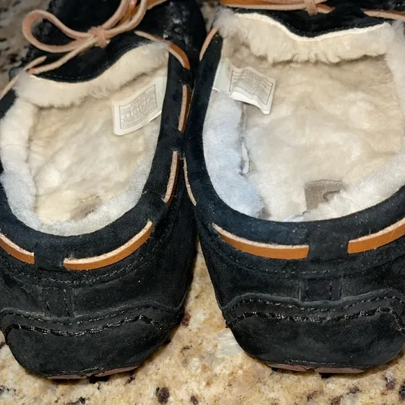 UGG Moccasin