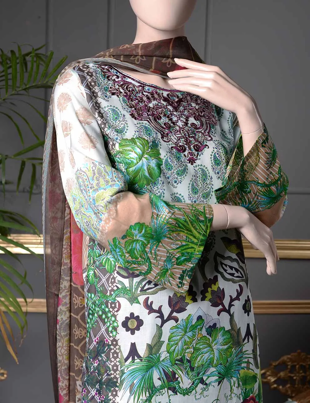 Un-stitched Embroidered Lawn (SE-2B) Dazzling Foliage