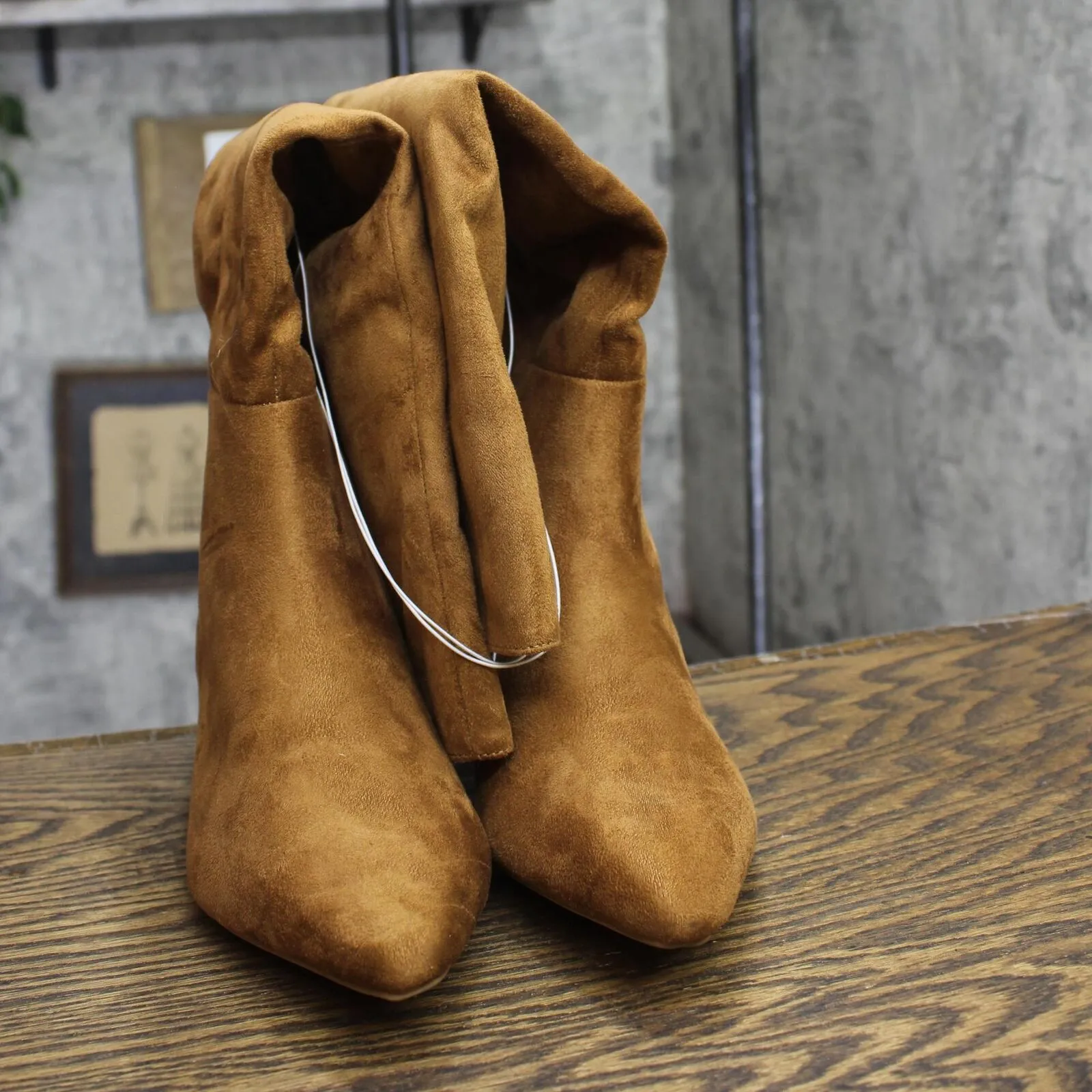 Universal Thread Kendra Kitten Heel Tall Dress Boots Chestnut Brown 9M
