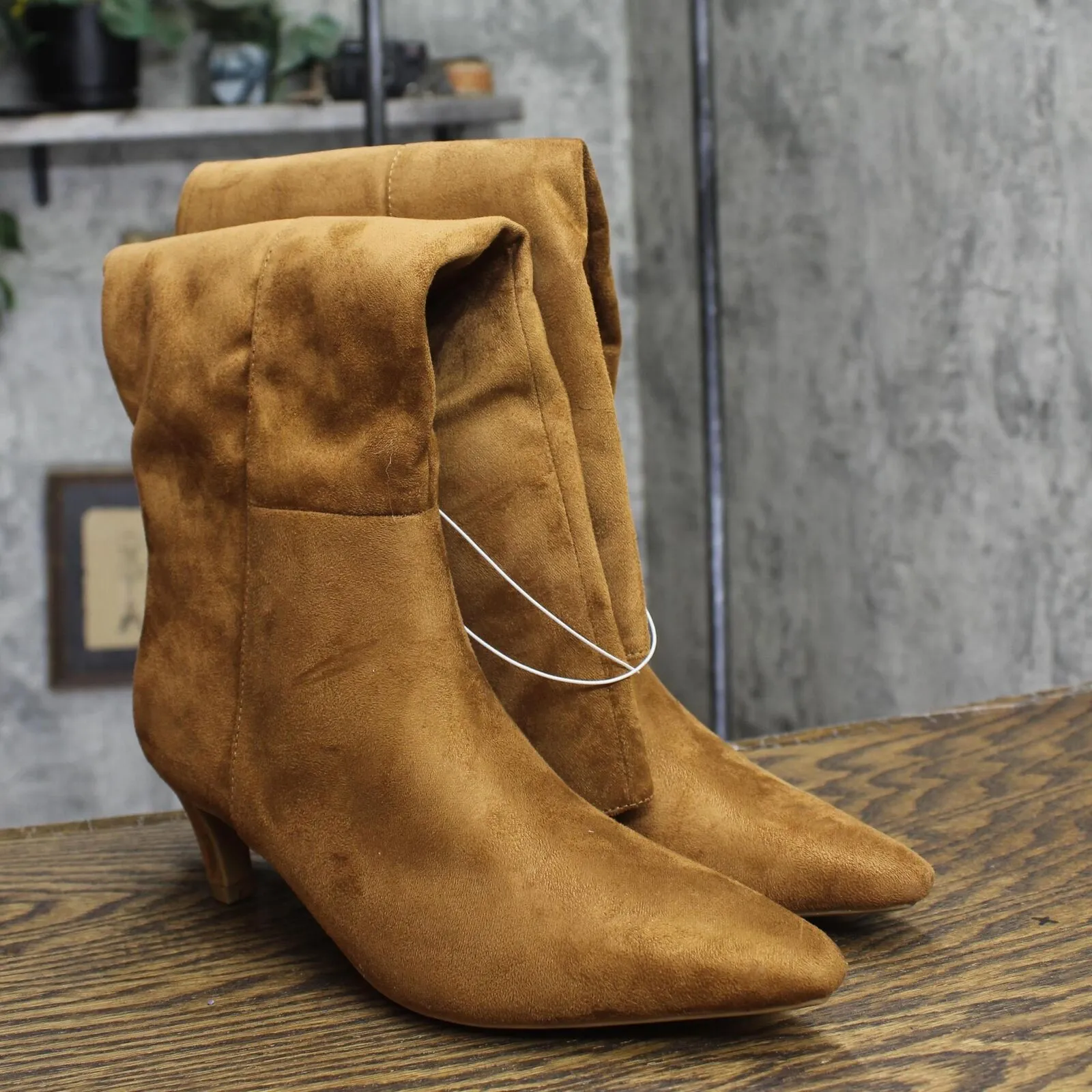 Universal Thread Kendra Kitten Heel Tall Dress Boots Chestnut Brown 9M