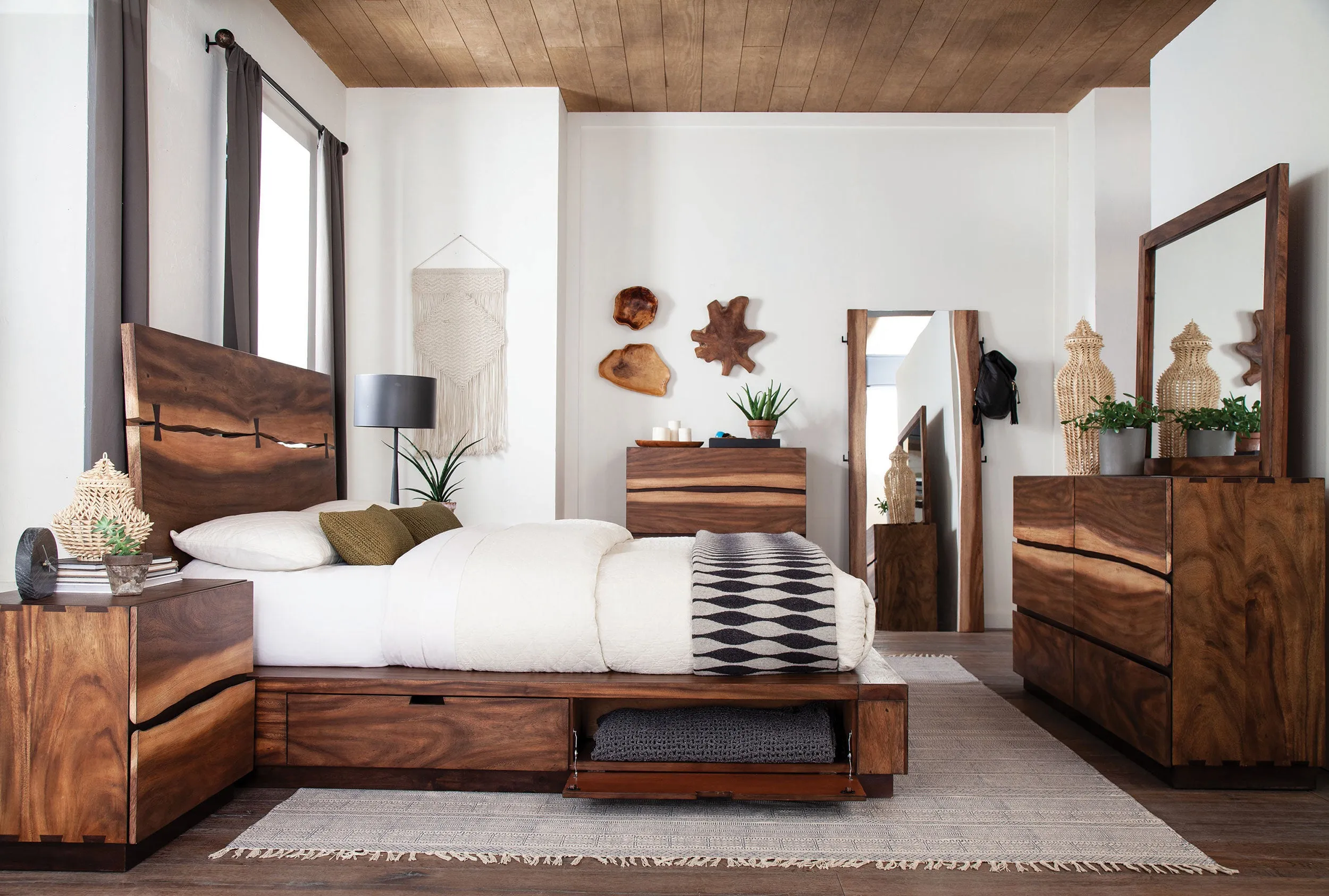 Winslow 5-piece Eastern King Bedroom Set Smokey Walnut
