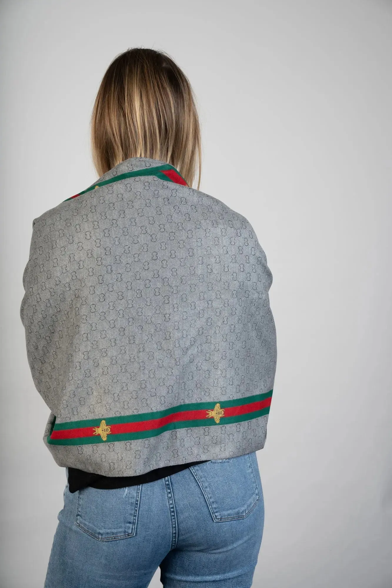Woven Scarf W/Fox  Pom